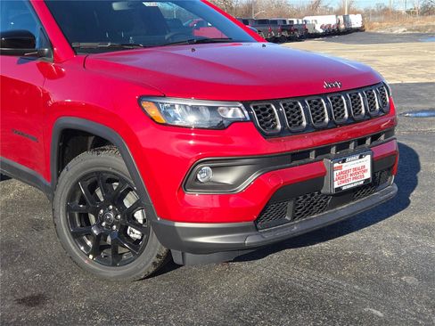 New 2026 Jeep Compass Latitude image 2