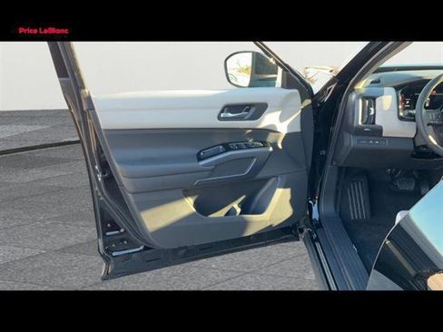 New 2026 Nissan Pathfinder SL FWD image 42