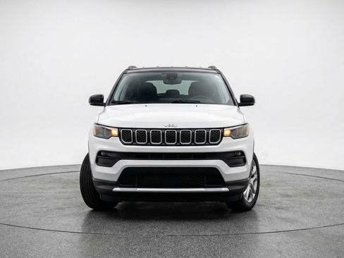 Used 2025 Jeep Compass Limited image 2