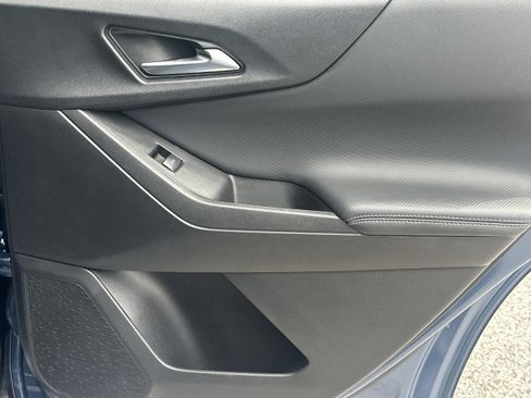 Used 2025 Chevrolet Equinox LT FWD image 16