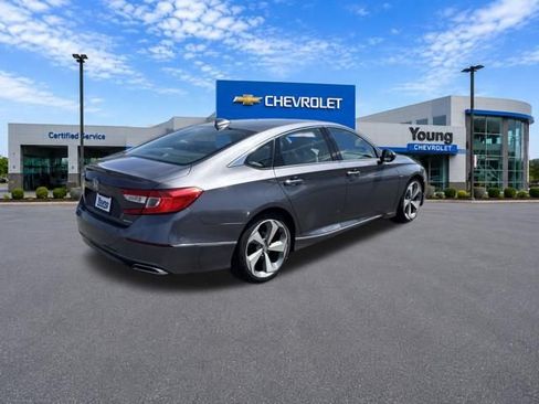 Used 2018 Honda Accord Touring image 7