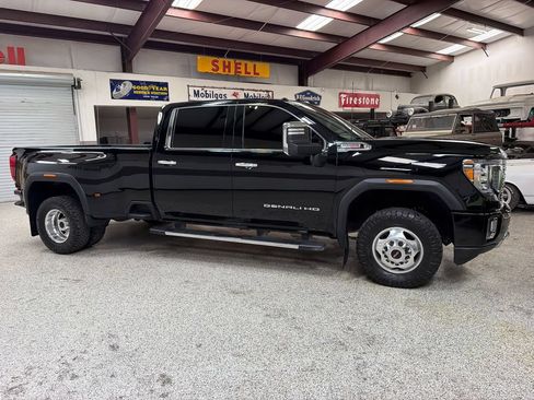 Used 2020 GMC Sierra 3500 Denali w/ Denali Ultimate Package AWD/4WD image 10