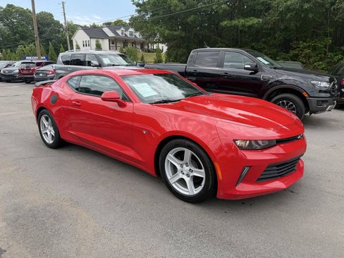 Used 2016 Chevrolet Camaro LT RWD image 4