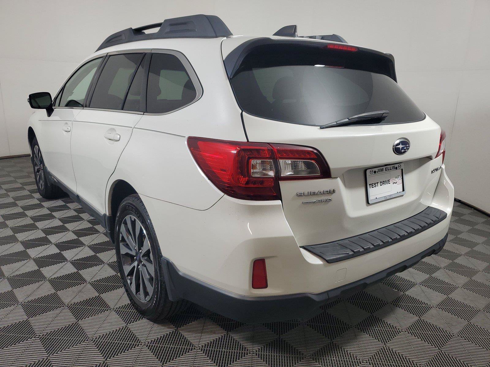 Used 2017 Subaru Outback 2.5i Limited w/ Popular Package #5 AWD/4WD image 6