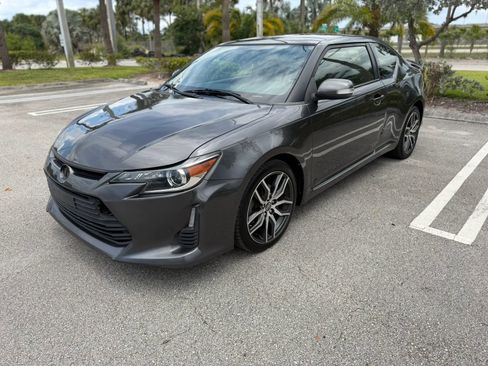 Used 2014 Scion tC FWD image 3