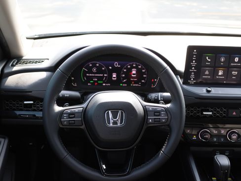 Used 2025 Honda Accord EX-L image 30