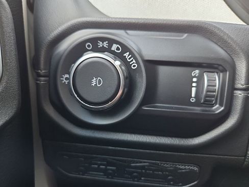 Used 2024 Jeep Wrangler Sahara AWD/4WD image 32