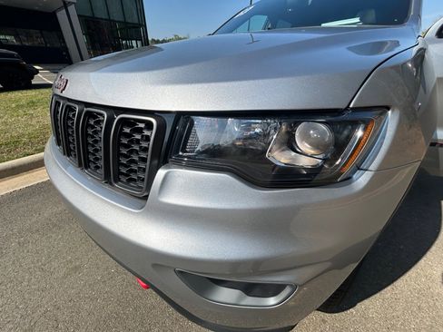 Used 2020 Jeep Grand Cherokee Trailhawk image 30