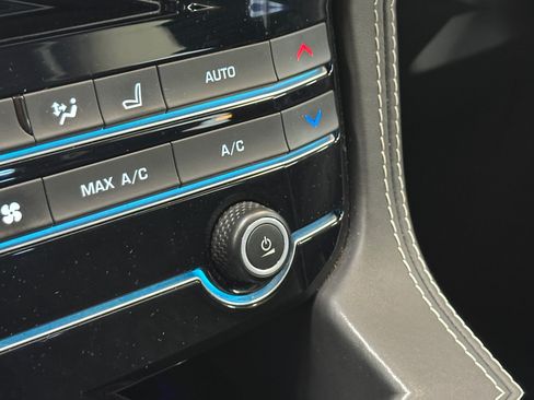 Used 2020 Jaguar F-PACE SVR AWD/4WD image 17