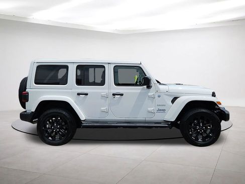 Used 2024 Jeep Wrangler Unlimited Sahara w/ Safety Group AWD/4WD image 8