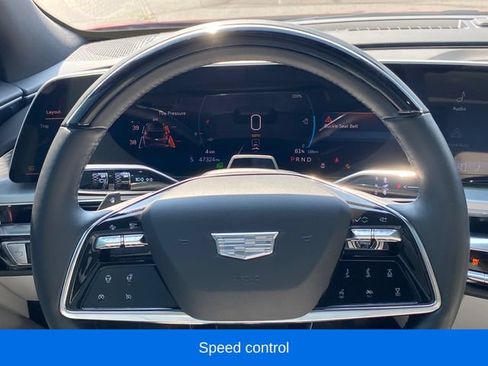 Certified 2024 Cadillac Lyriq Luxury AWD/4WD image 8