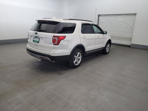 Used 2016 Ford Explorer XLT w/ Equipment Group 202A AWD/4WD image 9