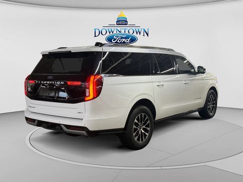 Used 2025 Ford Expedition Max Platinum AWD/4WD image 3