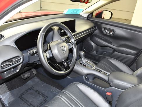 Certified 2025 Honda HR-V EX-L image 2