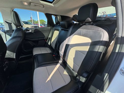 Used 2021 Ford Escape Titanium w/ Titanium Elite Package AWD/4WD image 24