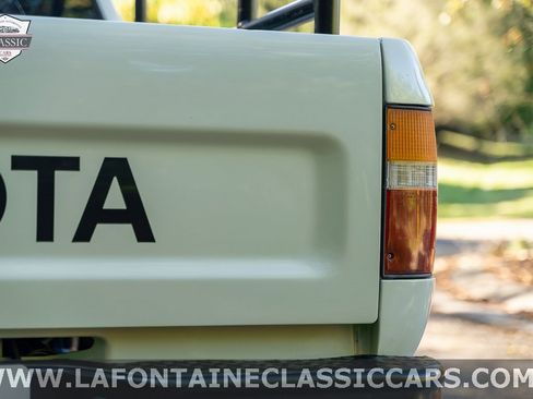 Used 1989 Toyota Pickup Deluxe image 26