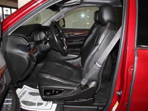 Used 2015 Cadillac Escalade Luxury AWD/4WD image 28