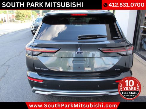 New 2025 Mitsubishi Outlander SEL image 9