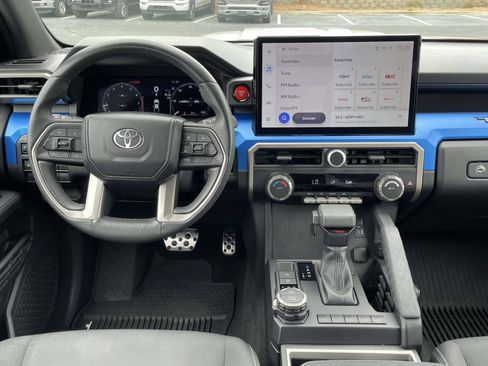 Used 2024 Toyota Tacoma TRD Sport AWD/4WD image 13