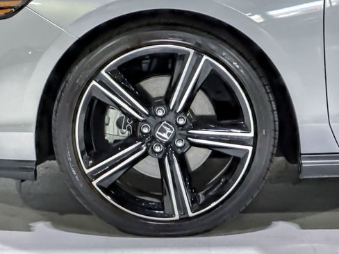 Used 2025 Honda Accord Sport image 11