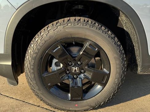 New 2026 Honda Ridgeline Black Edition image 9
