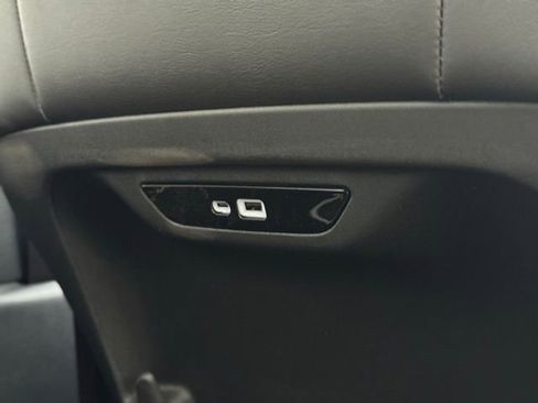 New 2026 Chrysler Pacifica Limited w/ Uconnect Theater Family Group image 23