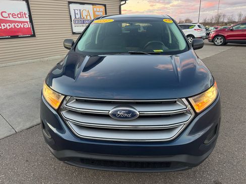 Used 2017 Ford Edge SE image 2