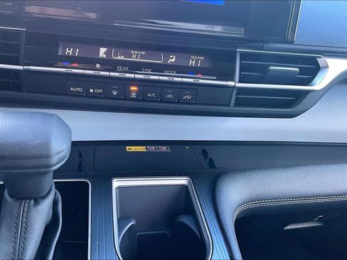 Certified 2026 Toyota Sienna LE image 14