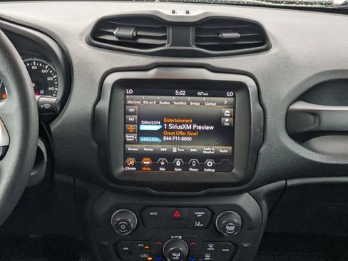 Used 2023 Jeep Renegade Latitude AWD/4WD image 18