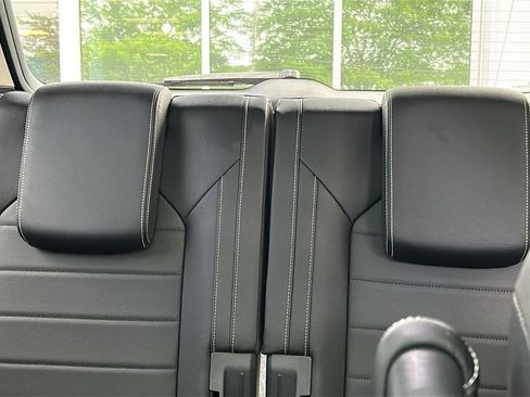 Used 2026 Volkswagen Atlas SEL AWD/4WD image 25