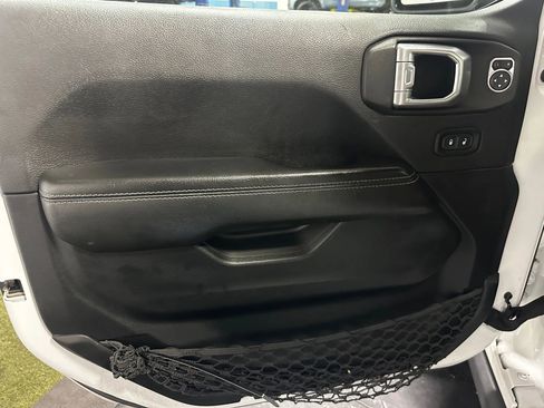 Used 2021 Jeep Wrangler Unlimited Rubicon AWD/4WD image 10