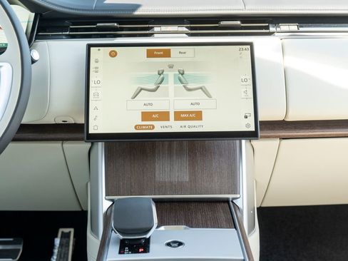 New 2025 Land Rover Range Rover Autobiography image 19