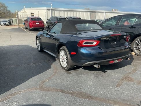Used 2018 FIAT 124 Spider Classica image 2