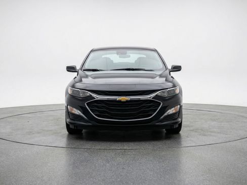 Used 2024 Chevrolet Malibu LT image 2