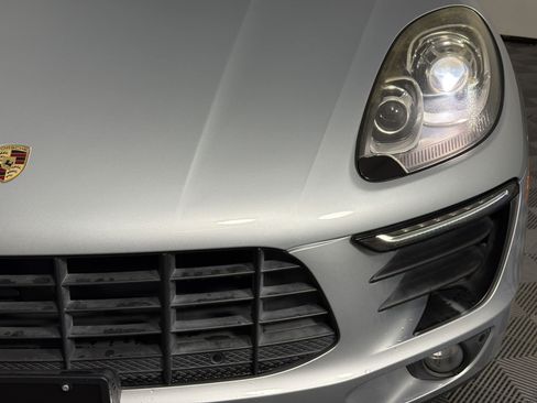 Certified 2018 Porsche Macan S AWD/4WD image 12