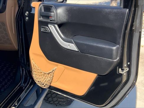 Used 2014 Jeep Wrangler Unlimited Rubicon w/ Connectivity Group image 22