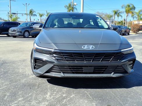 New 2026 Hyundai Elantra Limited image 2