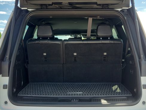 Used 2024 Jeep Wagoneer Series III image 9