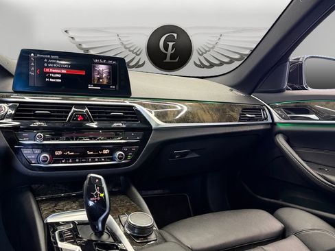 Used 2018 BMW 530i RWD image 11