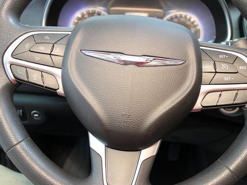 Used 2016 Chrysler 200 LX image 18