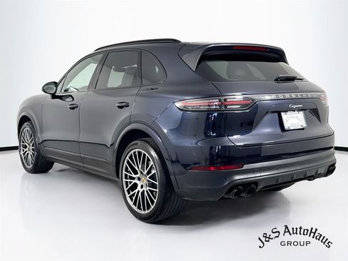 Used 2023 Porsche Cayenne Platinum Edition AWD/4WD image 5