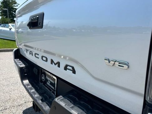 Used 2022 Toyota Tacoma TRD Sport w/ Technology Package AWD/4WD image 11