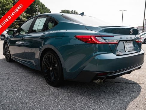 Used 2025 Toyota Camry SE FWD image 5