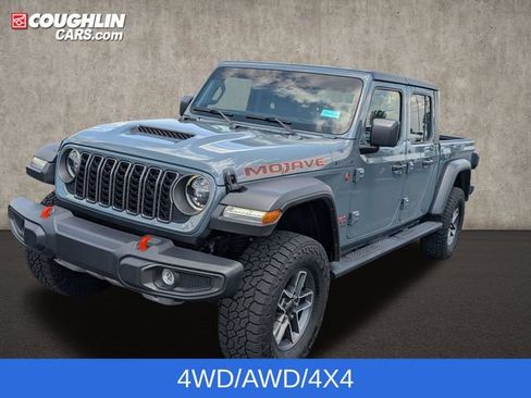 Used 2025 Jeep Gladiator Mojave AWD/4WD image 4