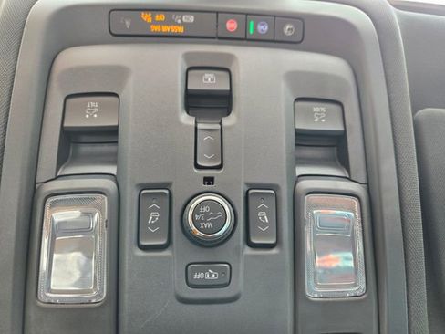 Used 2025 Chevrolet Tahoe High Country AWD/4WD image 28