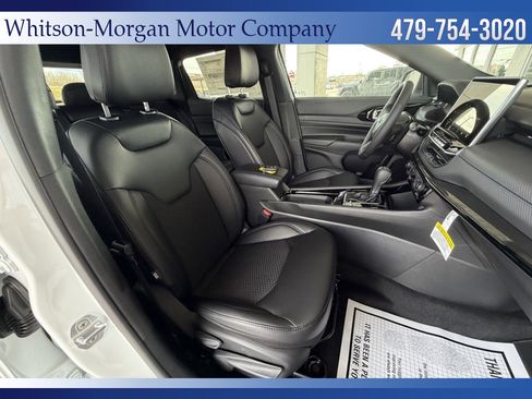 New 2026 Jeep Compass Latitude image 32