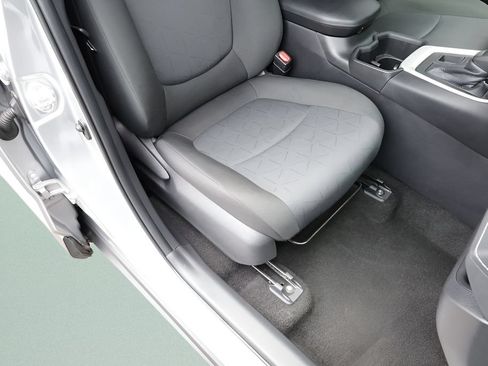 Certified 2024 Toyota RAV4 XLE AWD/4WD image 24