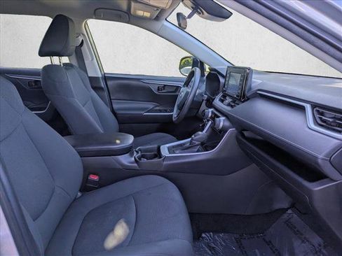 Used 2021 Toyota RAV4 LE image 19