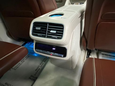 Used 2021 Mercedes-Benz Maybach GLS 600 4MATIC image 44