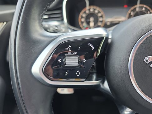 Used 2024 Jaguar F-PACE R-Dynamic S image 20